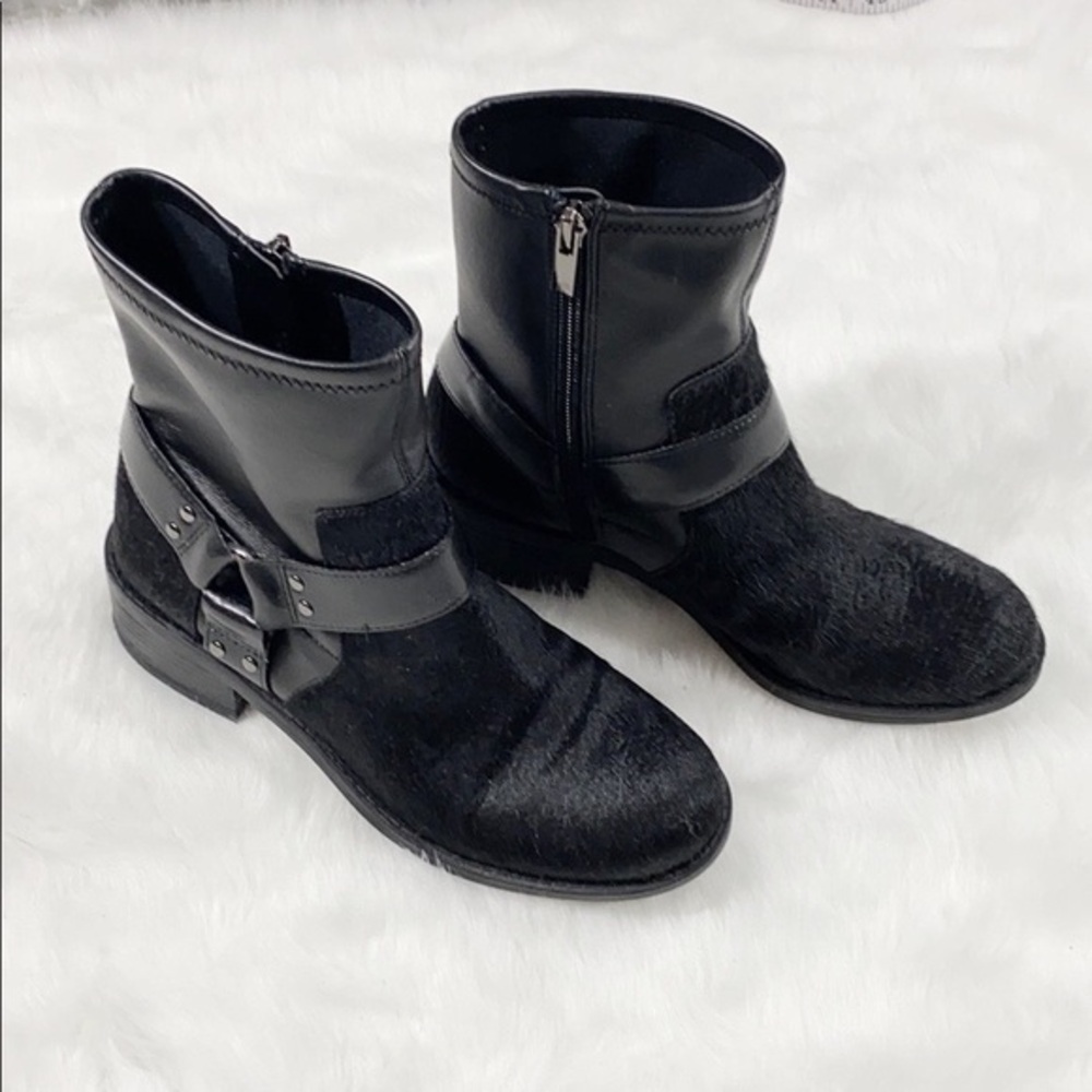 New Lori Golstein Wilda black fur moto ankle boots